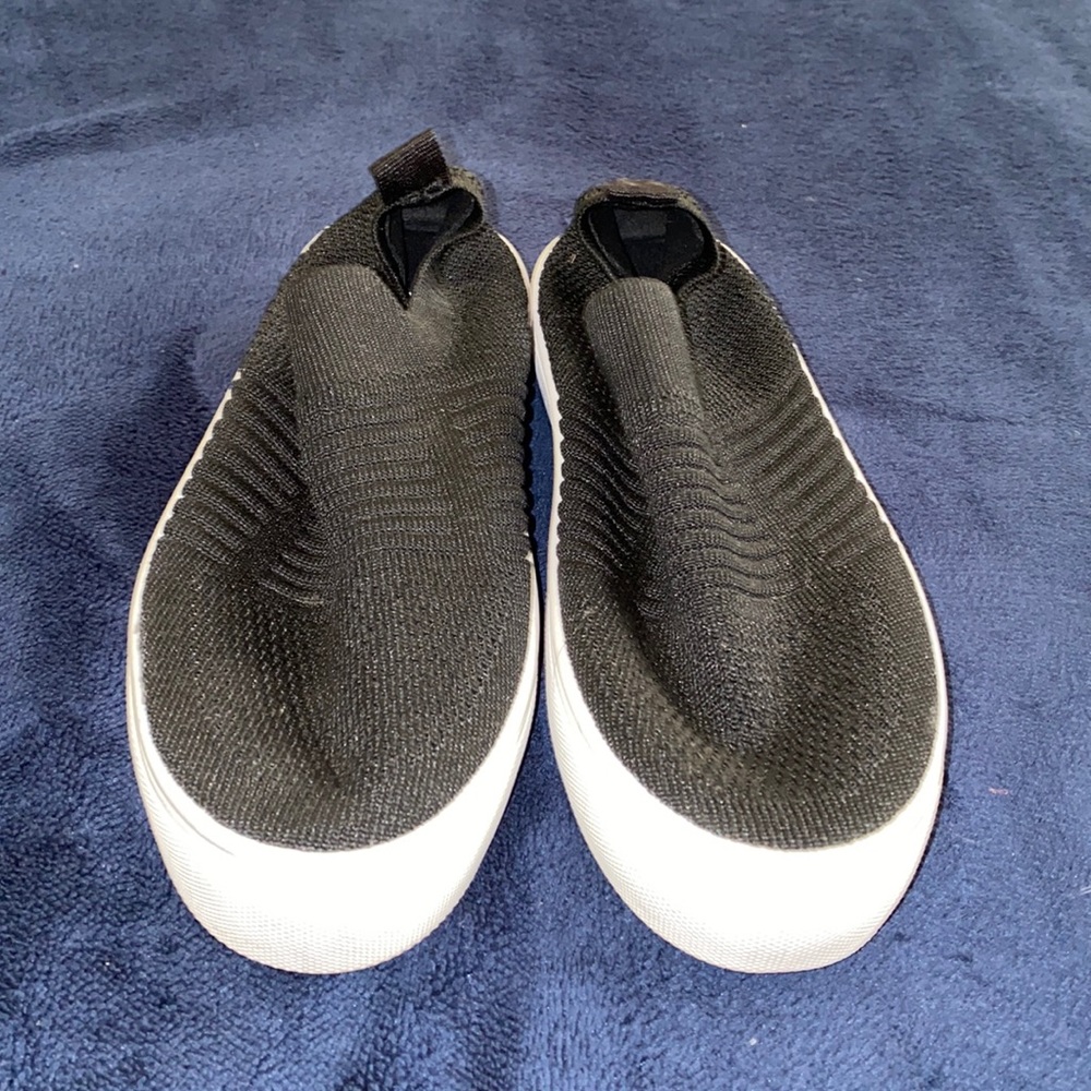 slip on casual sneakers